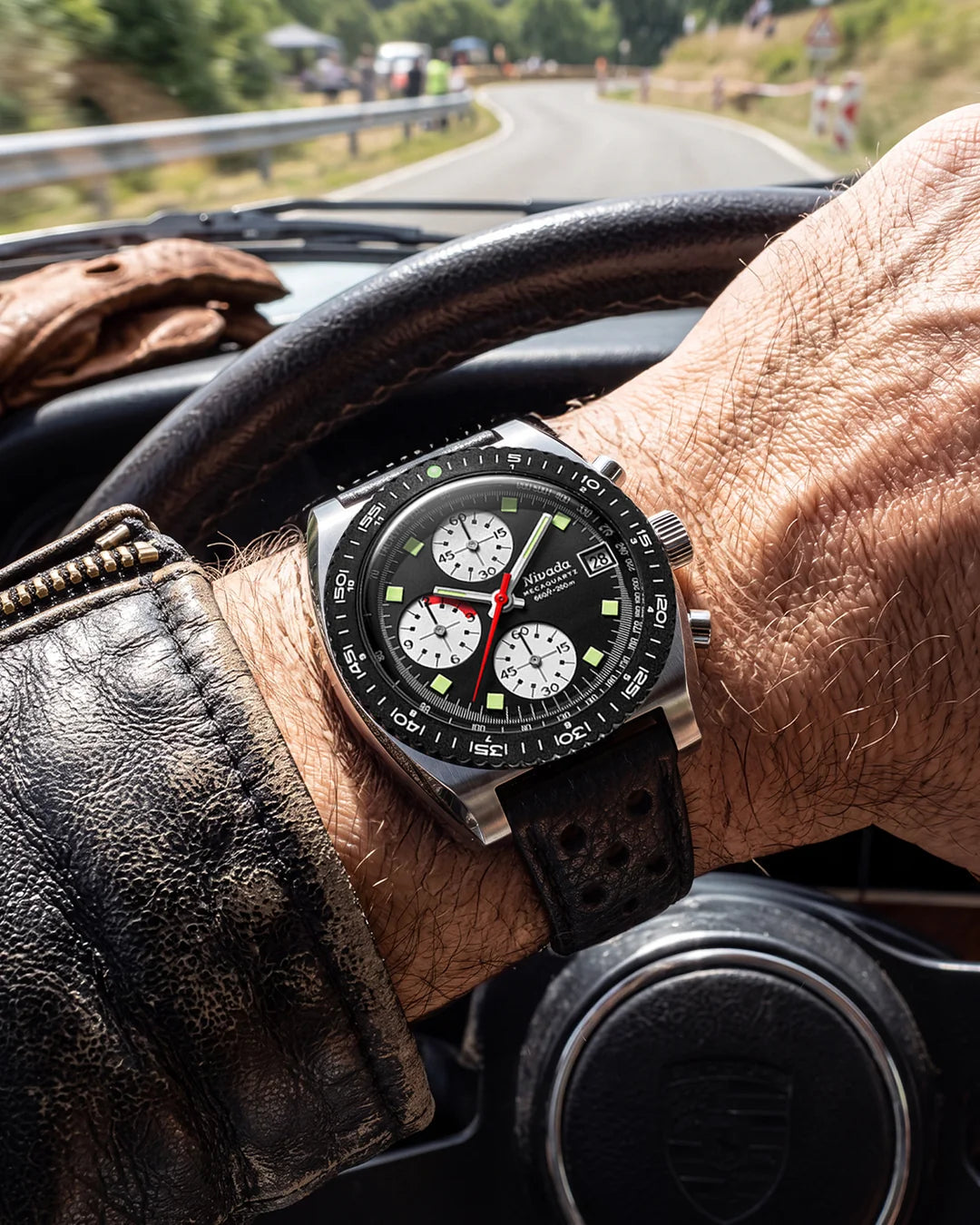 Nivada Grenchen Autochron Reverse Panda Mecaquartz